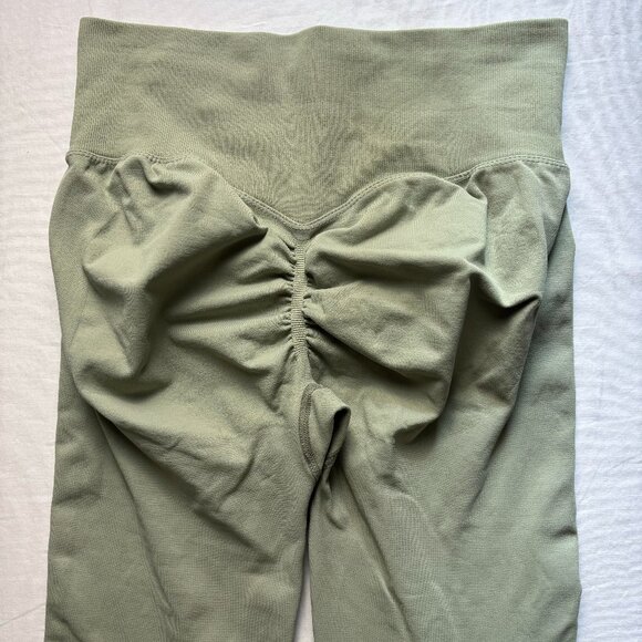 IMI High-Waisted Green Leggings Scrunch Back Detail Size M - Picture 1 of 11